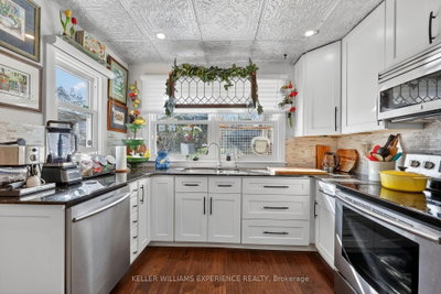 79 Penetang Street • Barrie, ON photo 8