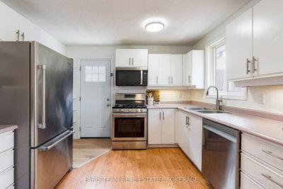 396 Mary Street • Orillia, ON photo 4