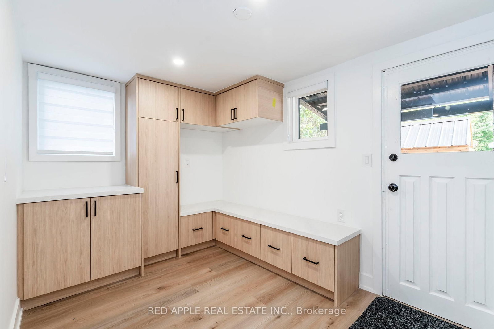 205 Hoyt Avenue • Tay, ON photo 15