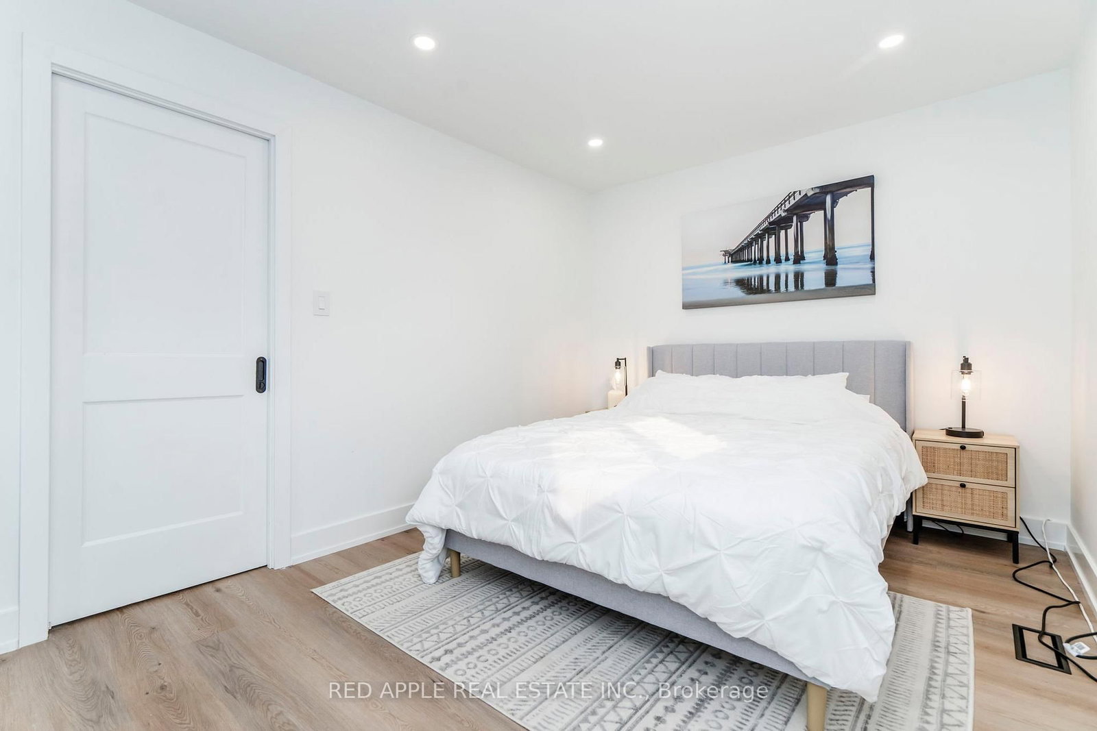 205 Hoyt Avenue • Tay, ON photo 16