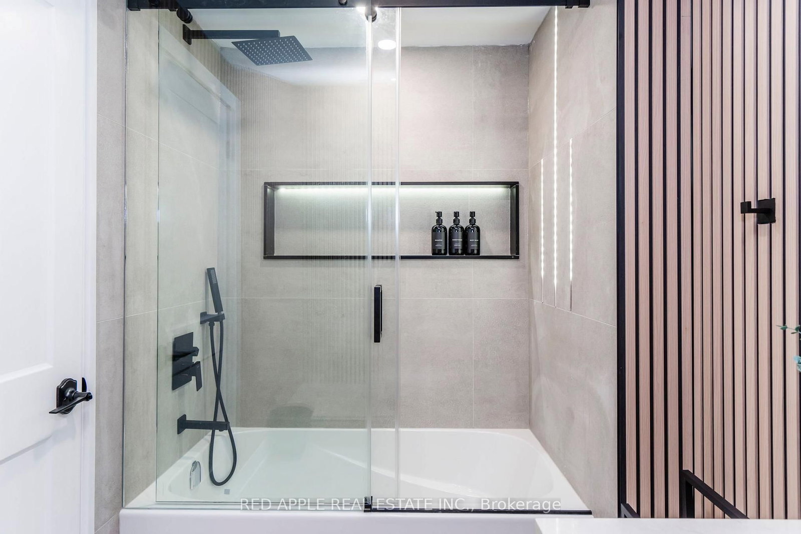 205 Hoyt Avenue • Tay, ON photo 22