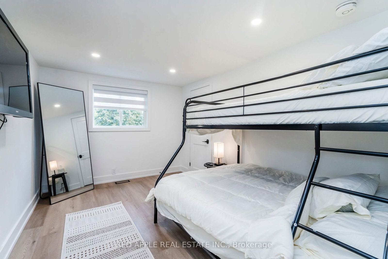 205 Hoyt Avenue • Tay, ON photo 24