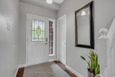 96 Bruce Crescent • Barrie, ON photo 3