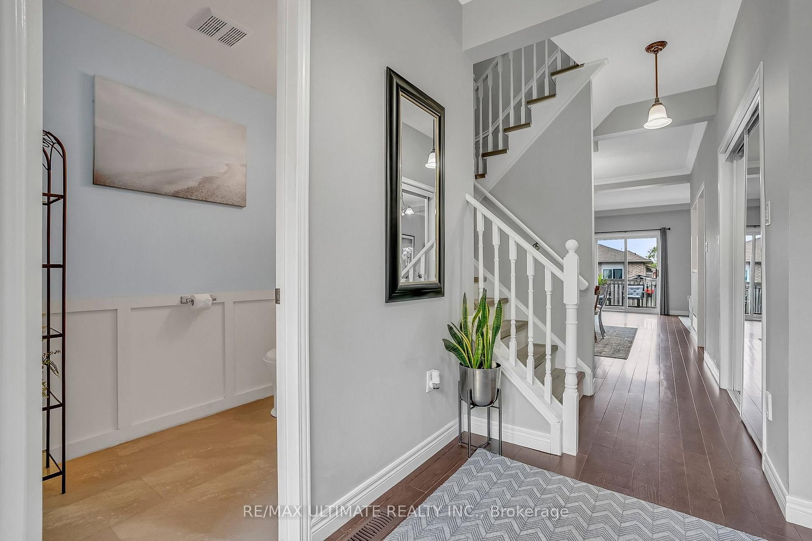 96 Bruce Crescent • Barrie, ON photo 4