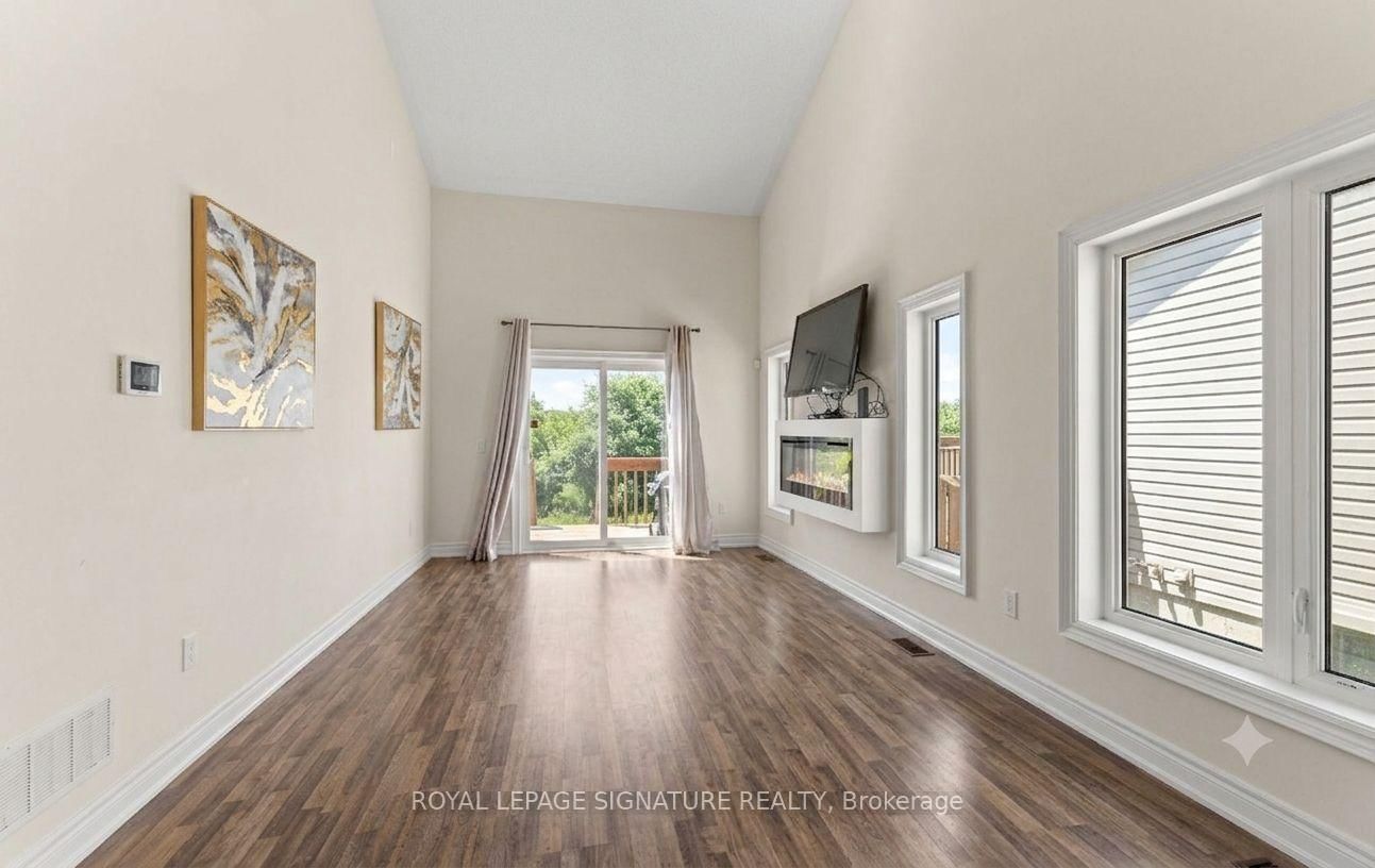301 Atkinson Street • Clearview, ON photo 14