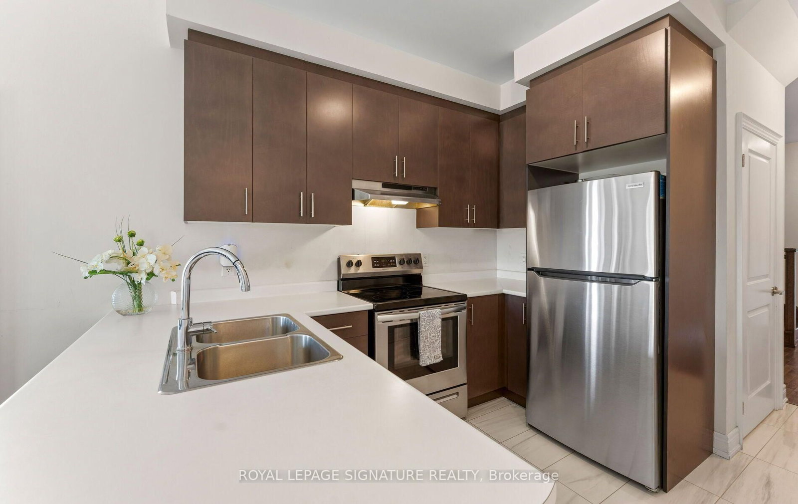 301 Atkinson Street • Clearview, ON photo 17