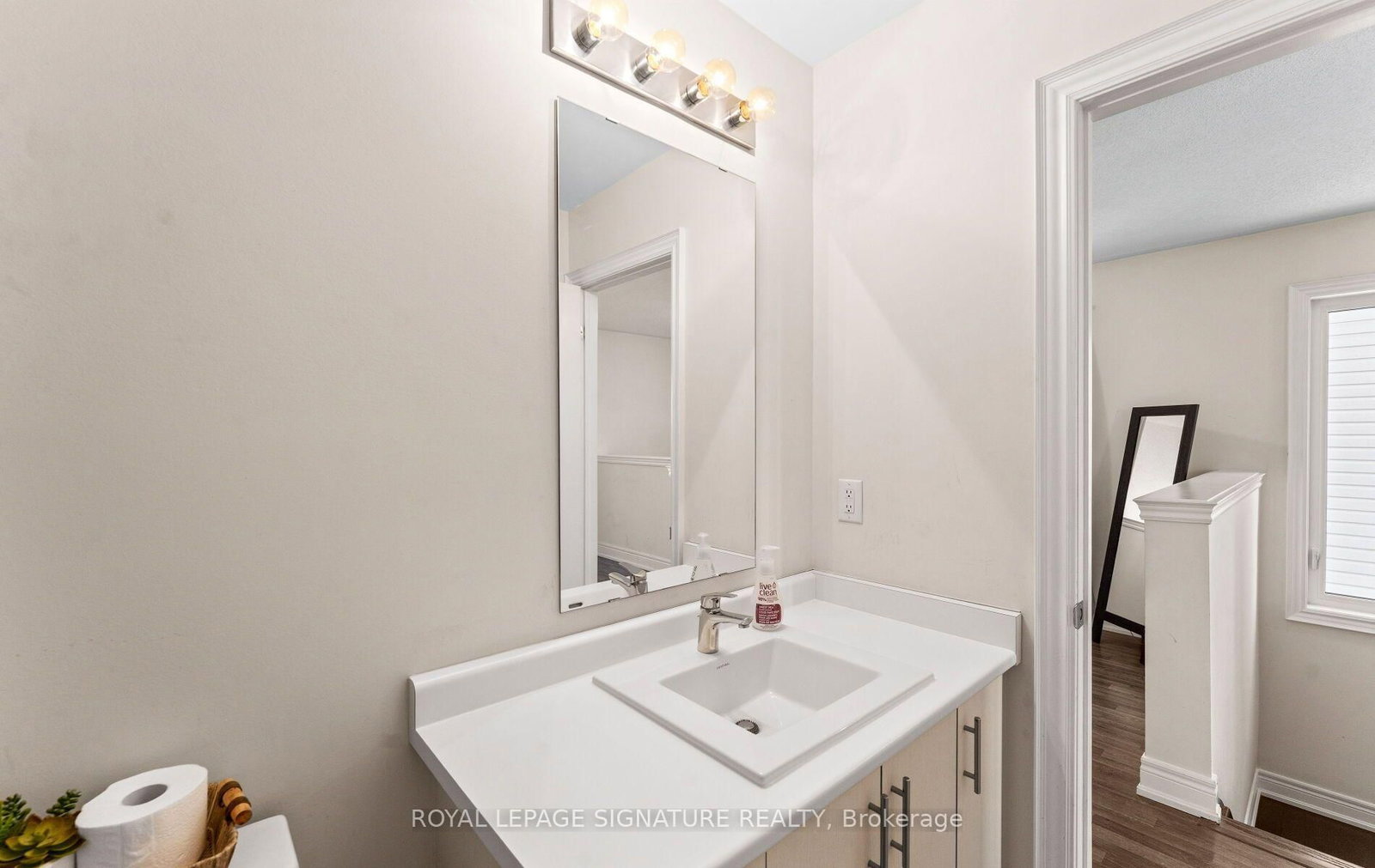 301 Atkinson Street • Clearview, ON photo 33