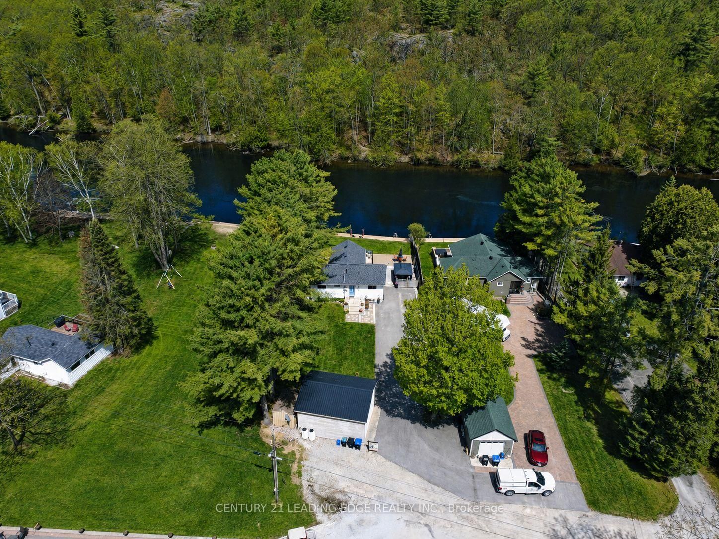 2996 Moynes Road • Severn, ON photo 4