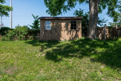 36 Cynthia Court • Barrie, ON photo 3