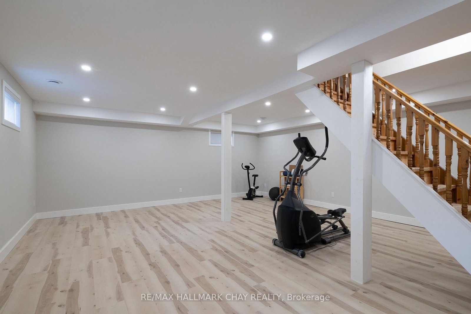 372 Lakewood Drive • Midland, ON photo 5