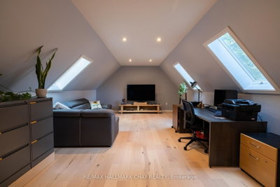 372 Lakewood Drive • Midland, ON photo 8