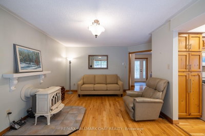 372 Lakewood Drive • Midland, ON photo 9