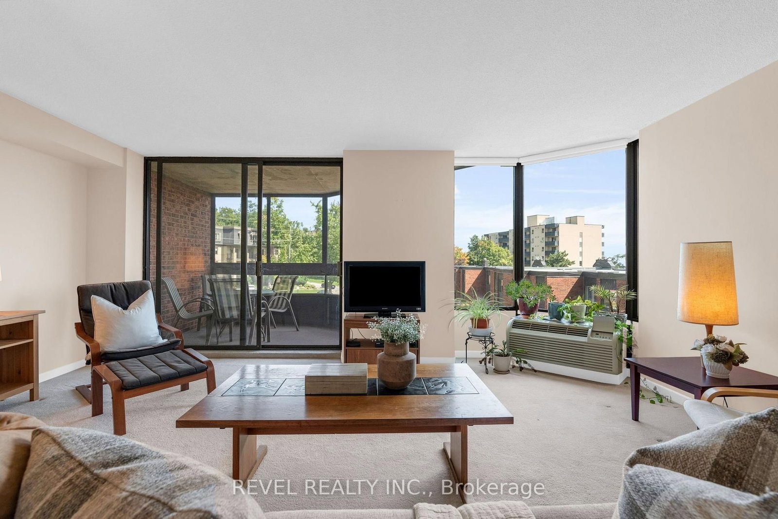 181 COLLIER Street • #305 • Barrie, ON photo 5