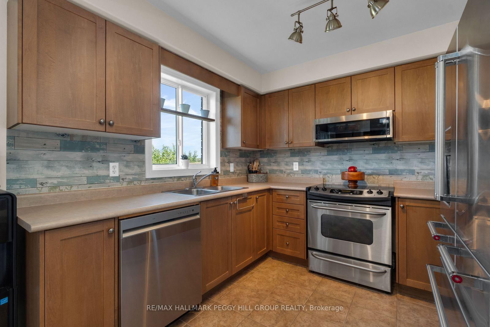 34 Knox Drive • Springwater, ON photo 3