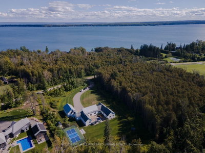 24 Windfield Drive W • Oro-Medonte, ON photo 2