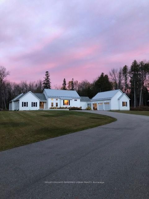 24 Windfield Drive W • Oro-Medonte, ON photo 3