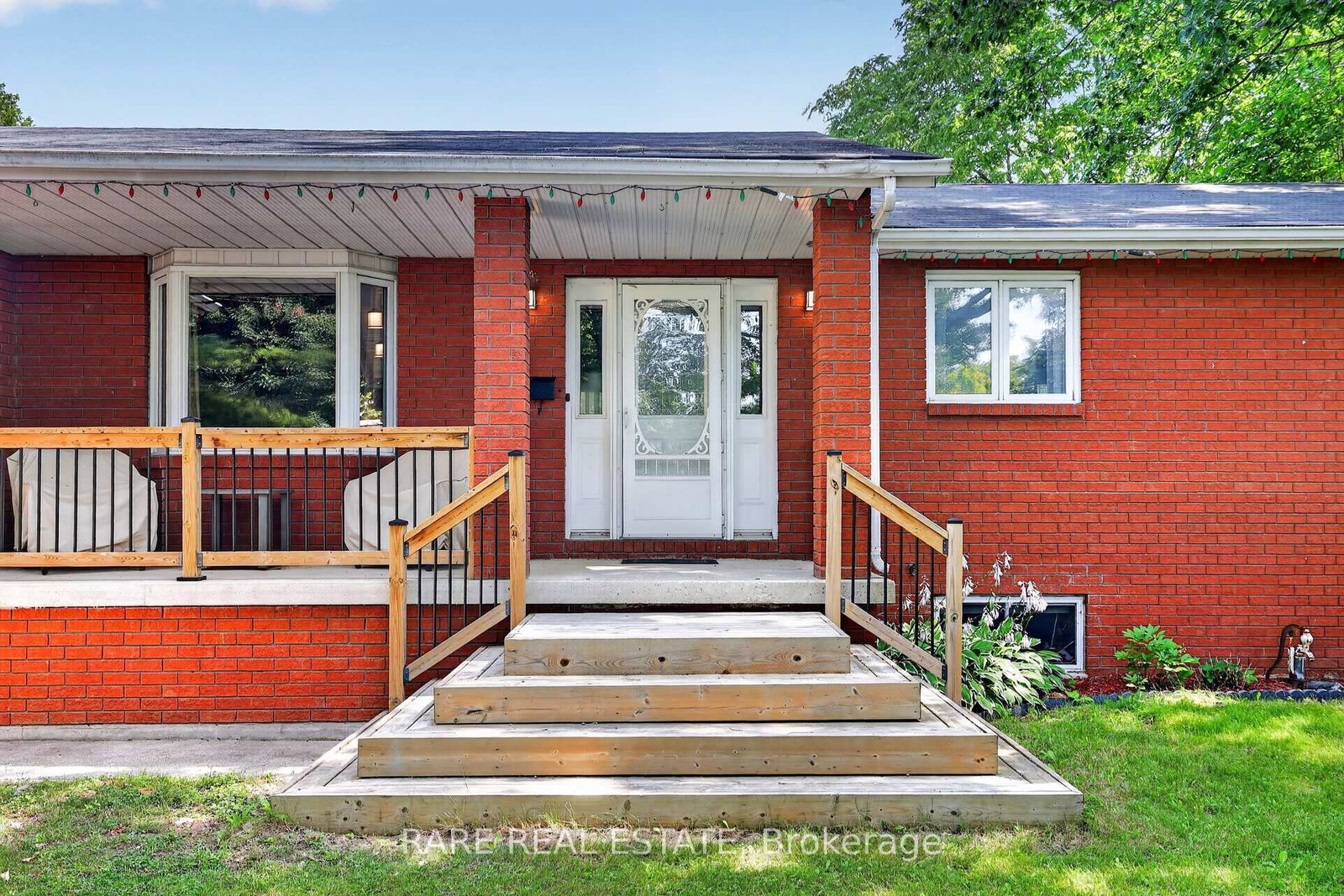 15 Switzer Street • Clearview, ON photo 2