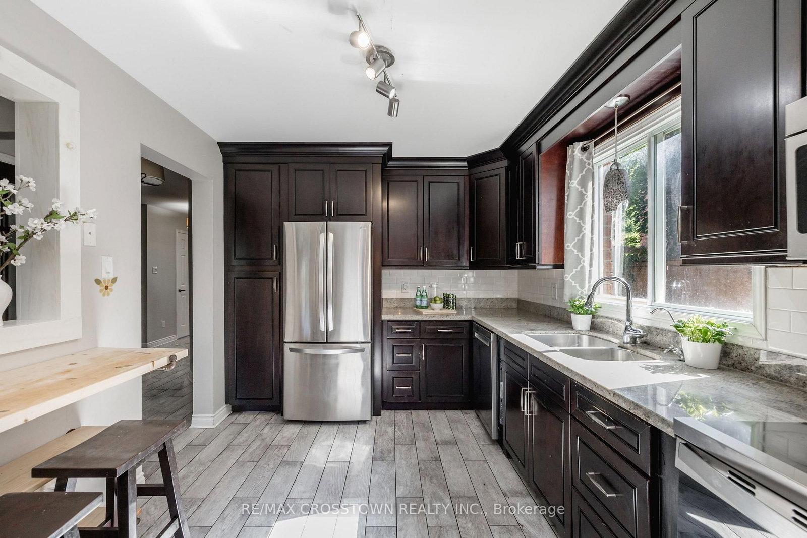63 Oakridge Drive • Barrie, ON photo 12