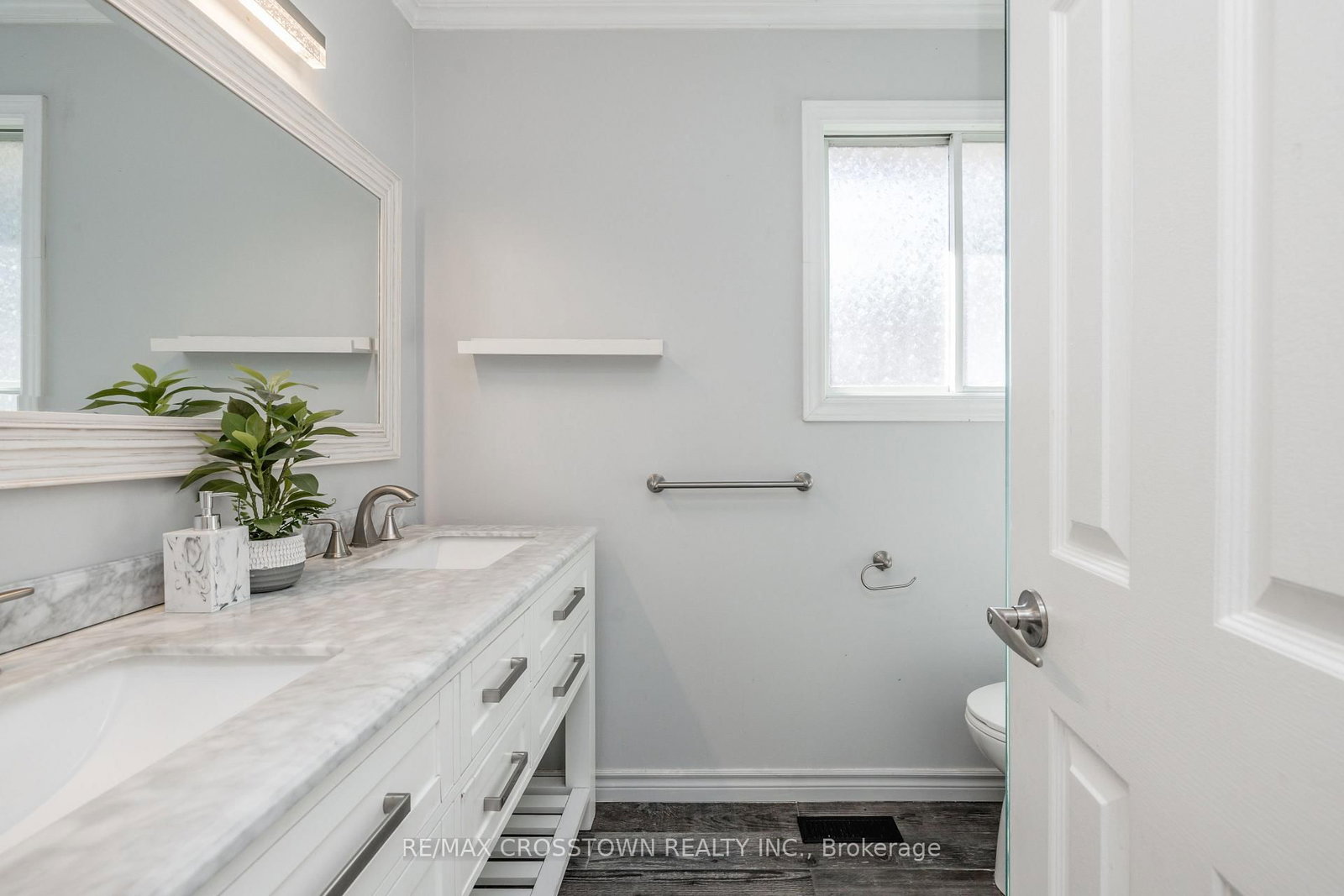 63 Oakridge Drive • Barrie, ON photo 24
