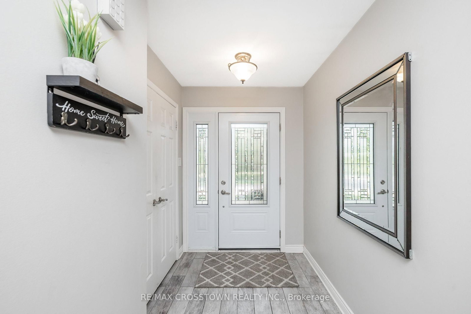 63 Oakridge Drive • Barrie, ON photo 4