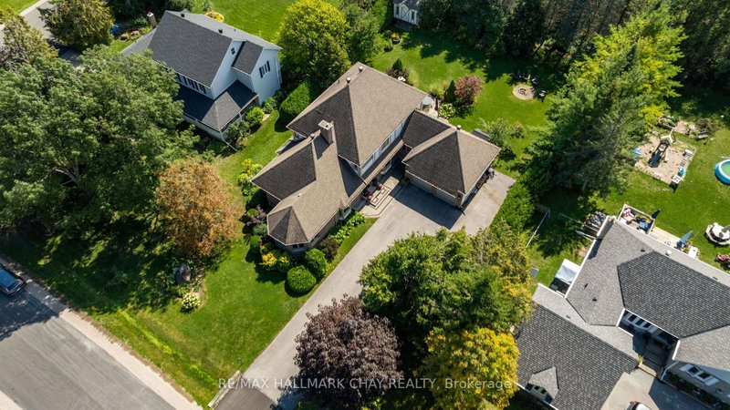 9 Howard Drive