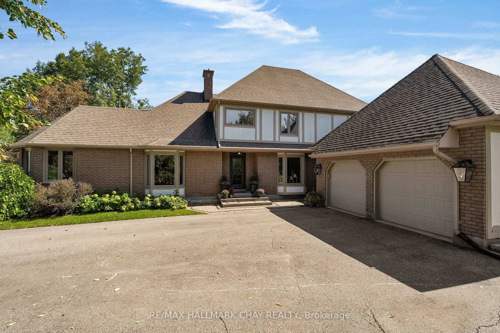 9 Howard Drive • Oro-Medonte, ON photo 4