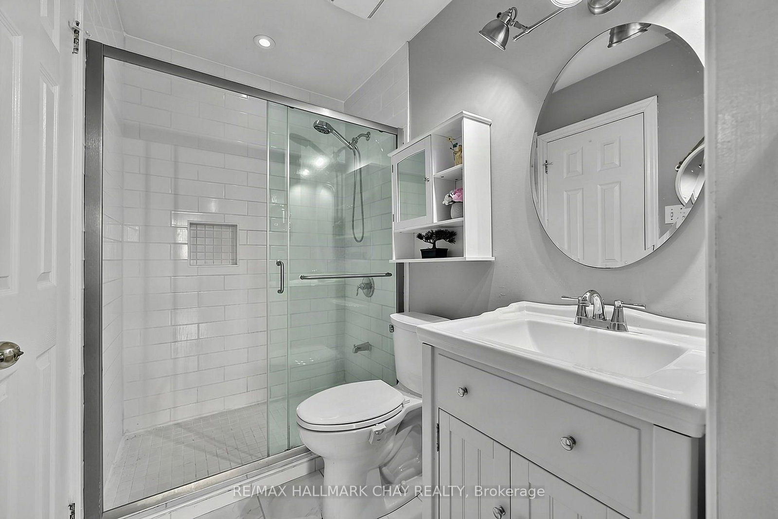 27 Masters Drive • Barrie, ON photo 11