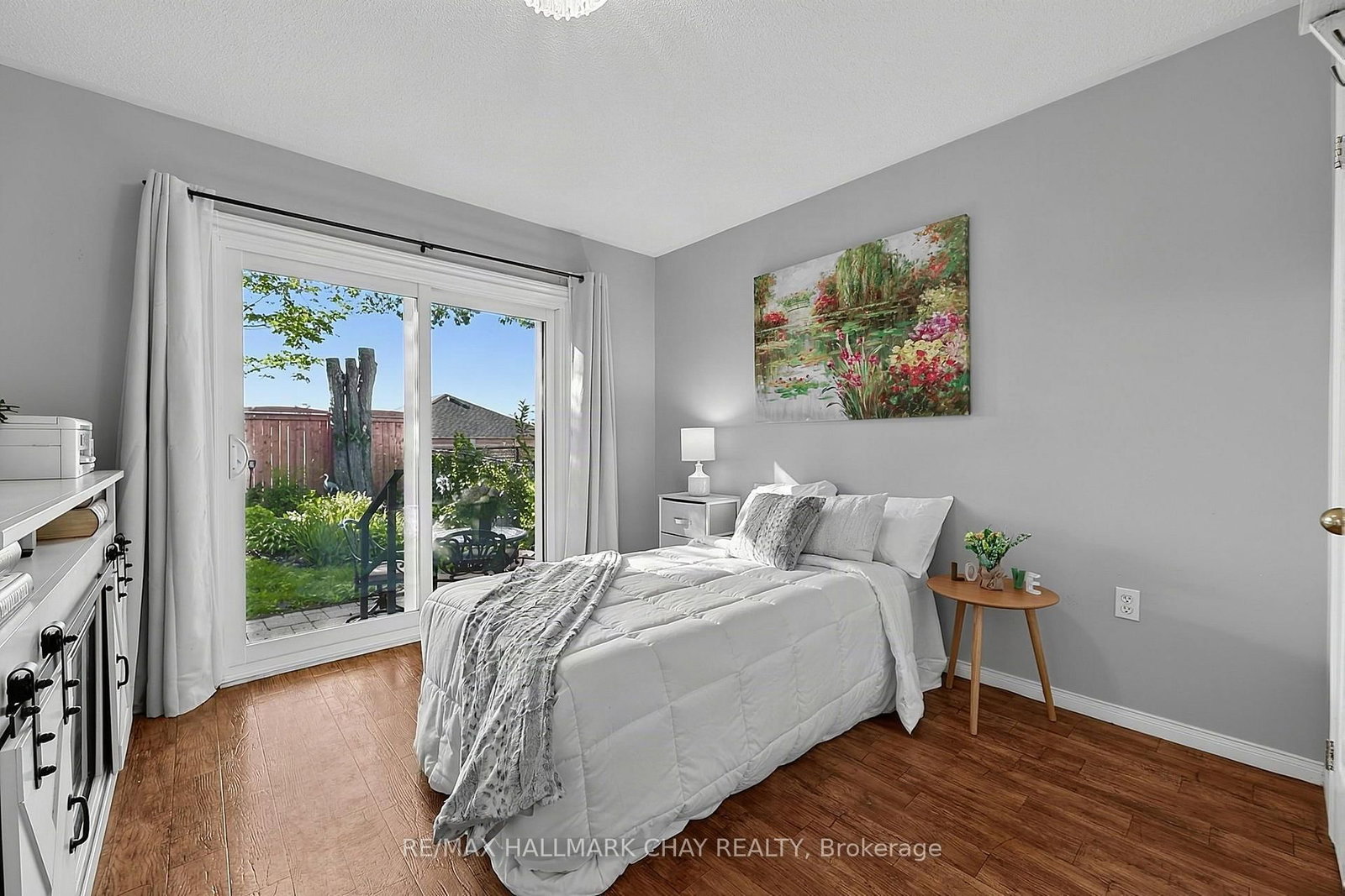 27 Masters Drive • Barrie, ON photo 12