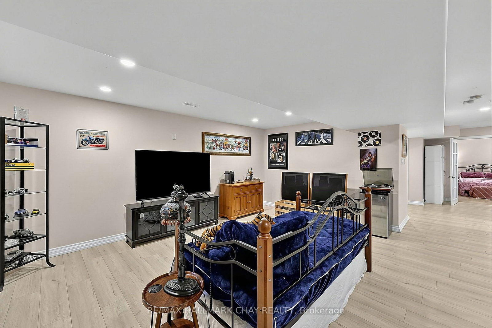27 Masters Drive • Barrie, ON photo 14