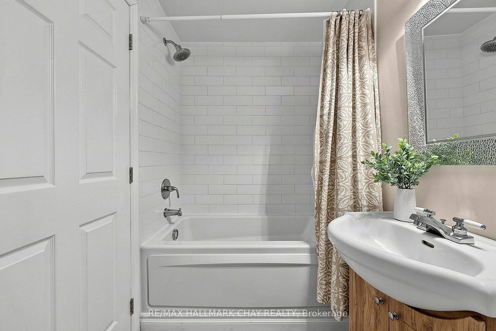 27 Masters Drive • Barrie, ON photo 19