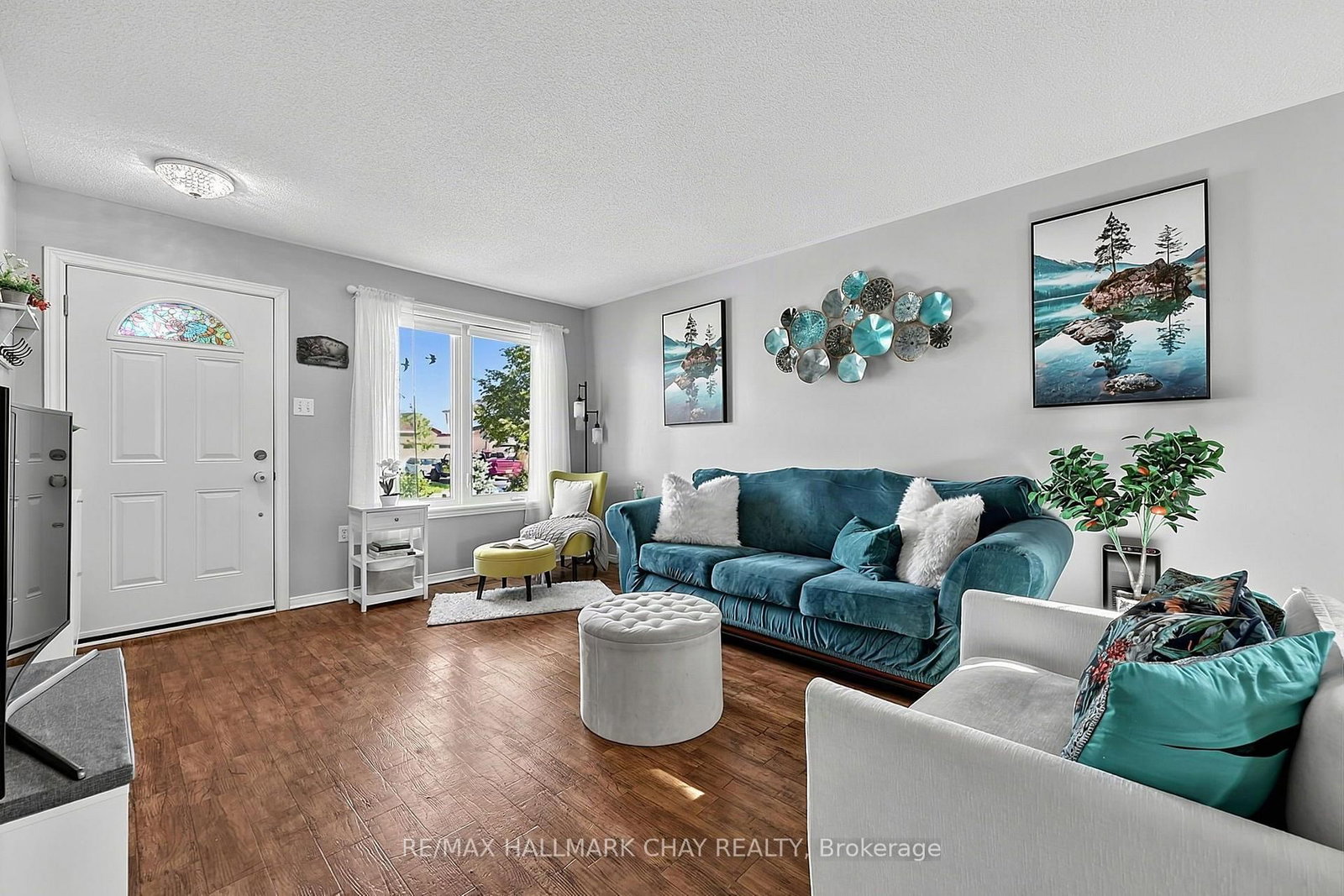 27 Masters Drive • Barrie, ON photo 4