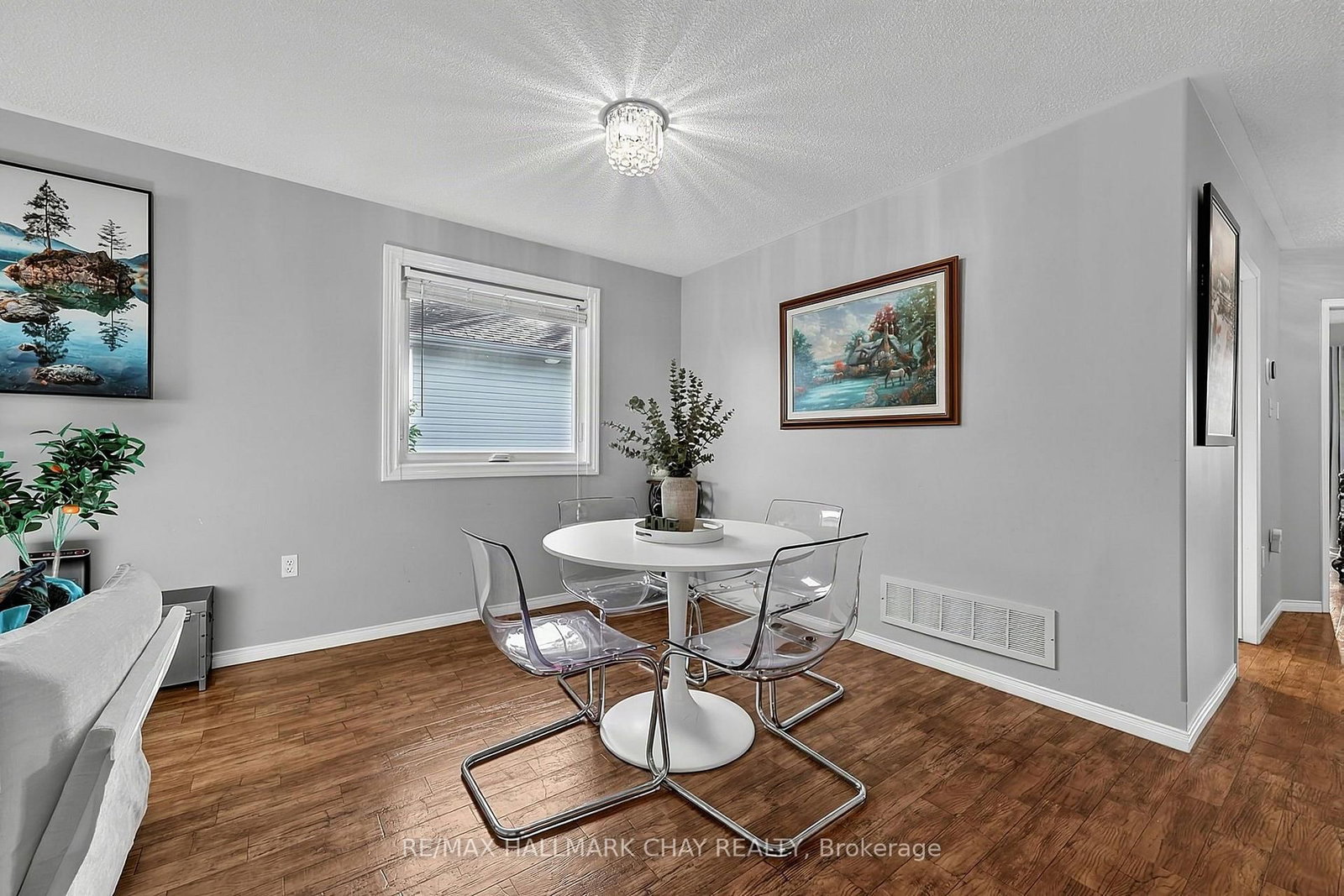 27 Masters Drive • Barrie, ON photo 8