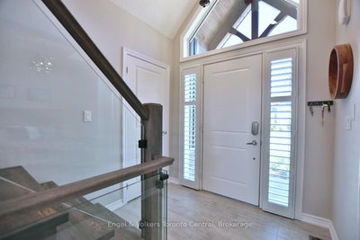 18 Robbie Way • Collingwood, ON photo 7