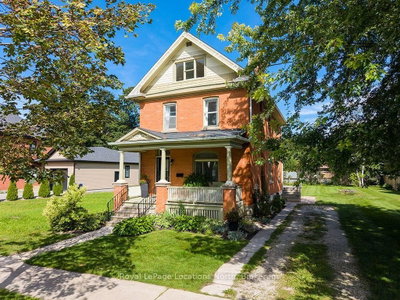 309 Beech Street • Collingwood, ON photo 2