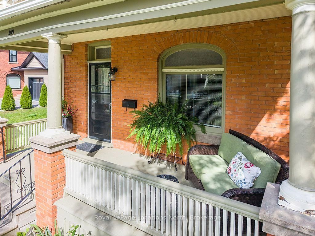 309 Beech Street • Collingwood, ON photo 3