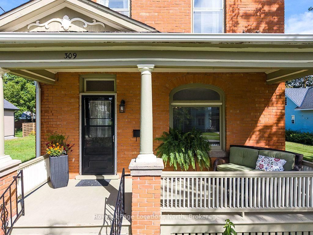 309 Beech Street • Collingwood, ON photo 4