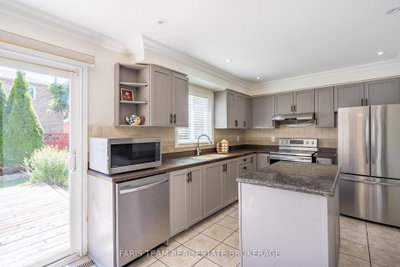 503 Grove Street E • Barrie, ON photo 5