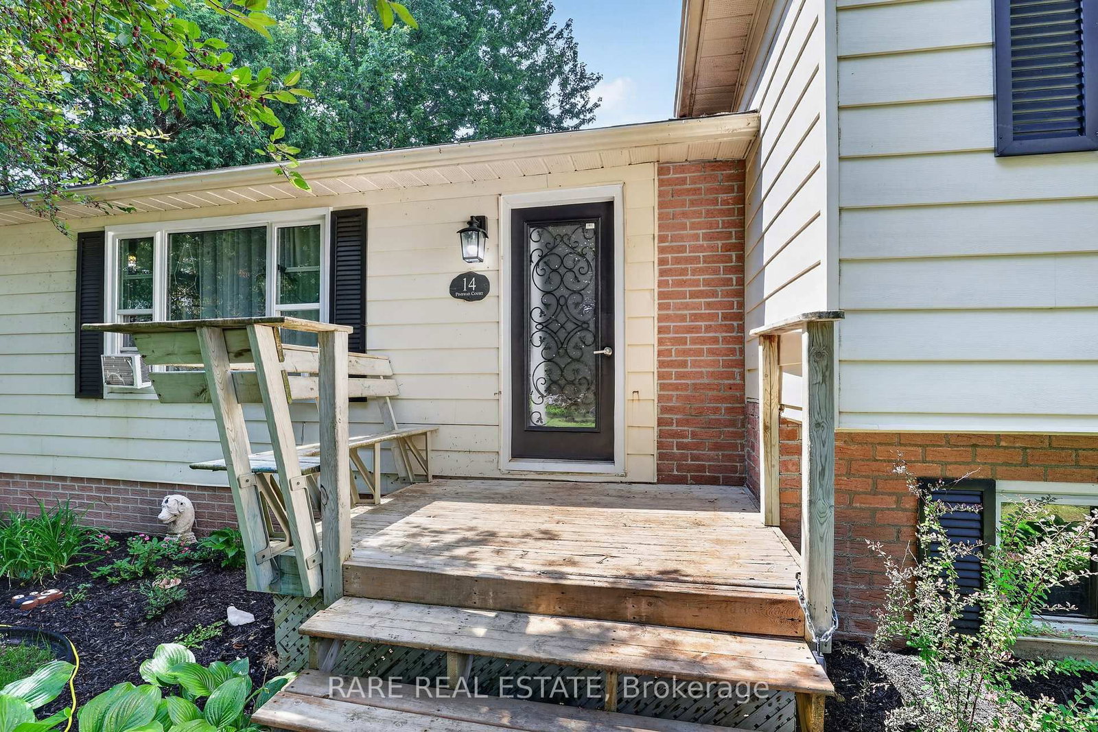 14 Pineway Court • Clearview, ON photo 3
