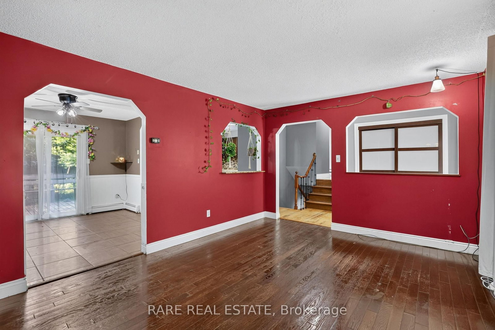 14 Pineway Court • Clearview, ON photo 9