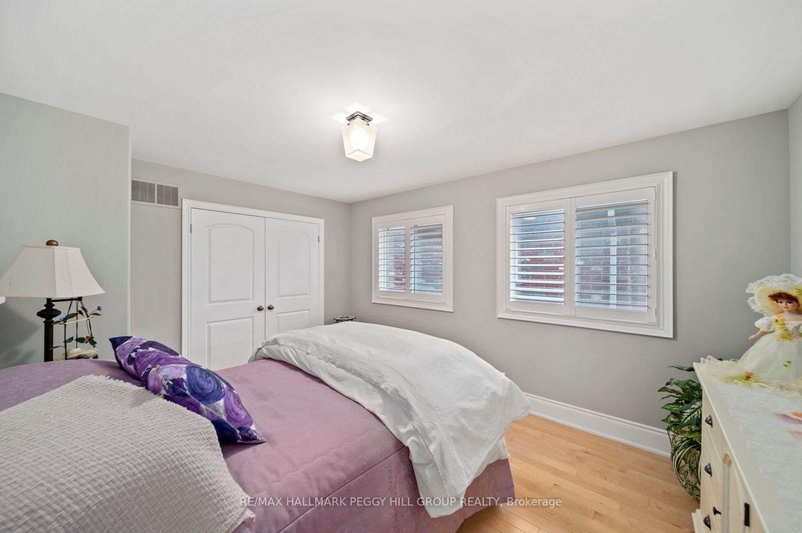 36 Auburn Court • Barrie, ON photo 10
