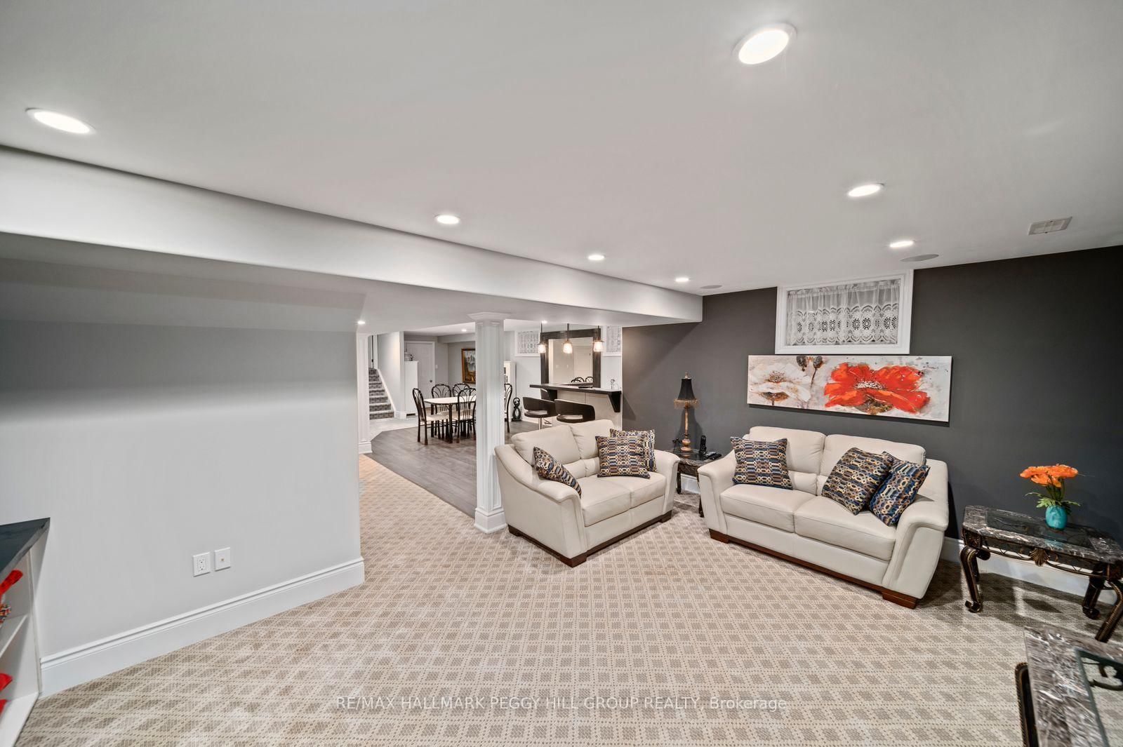 36 Auburn Court • Barrie, ON photo 12