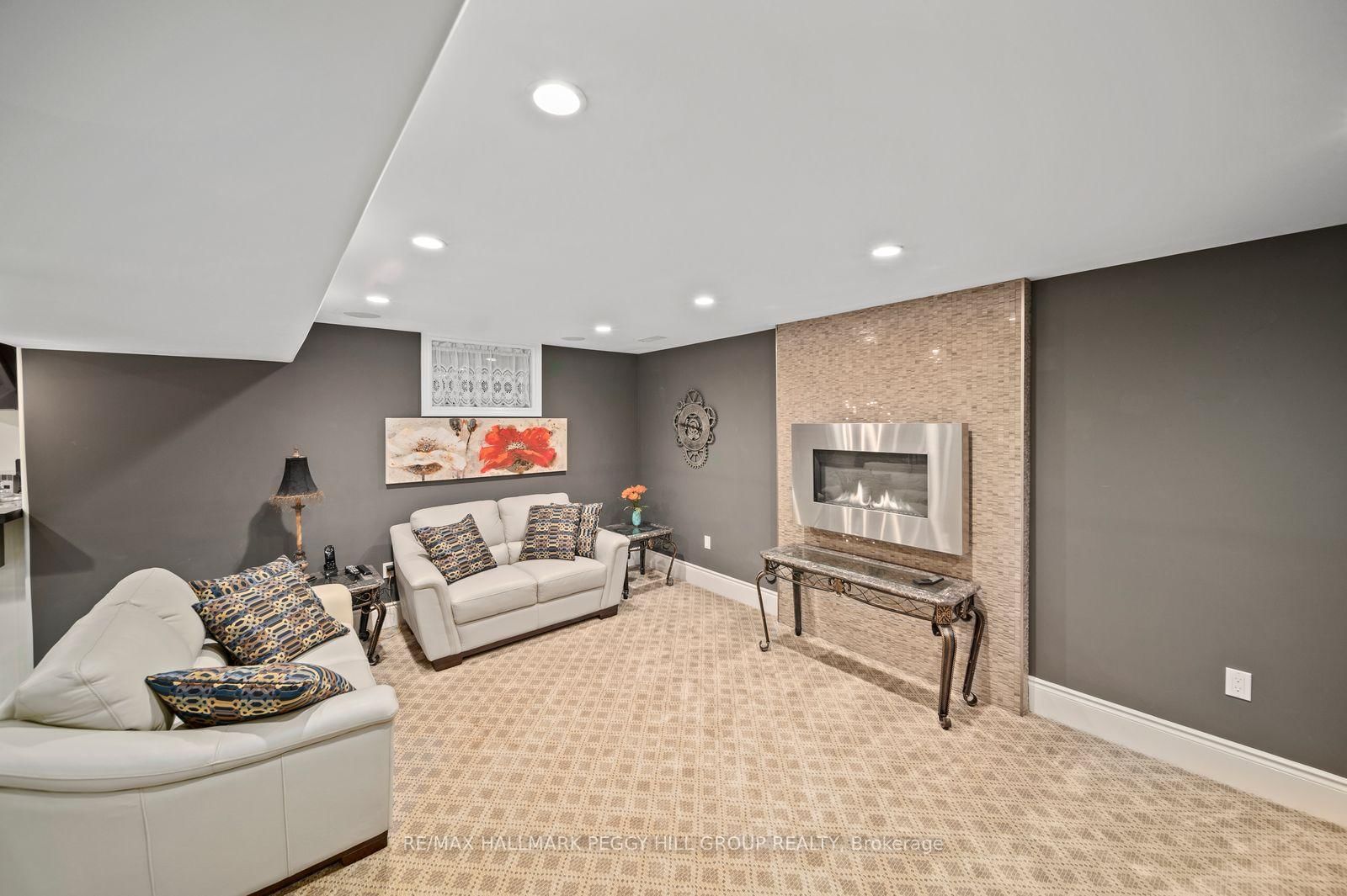 36 Auburn Court • Barrie, ON photo 13