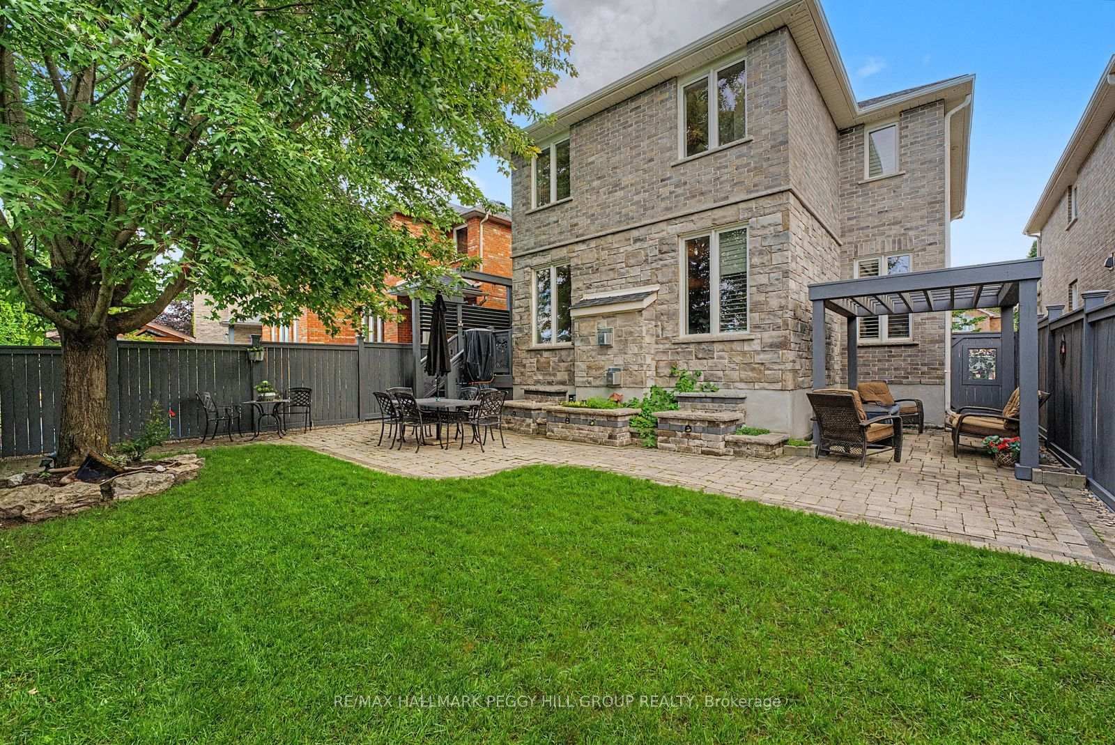 36 Auburn Court • Barrie, ON photo 19