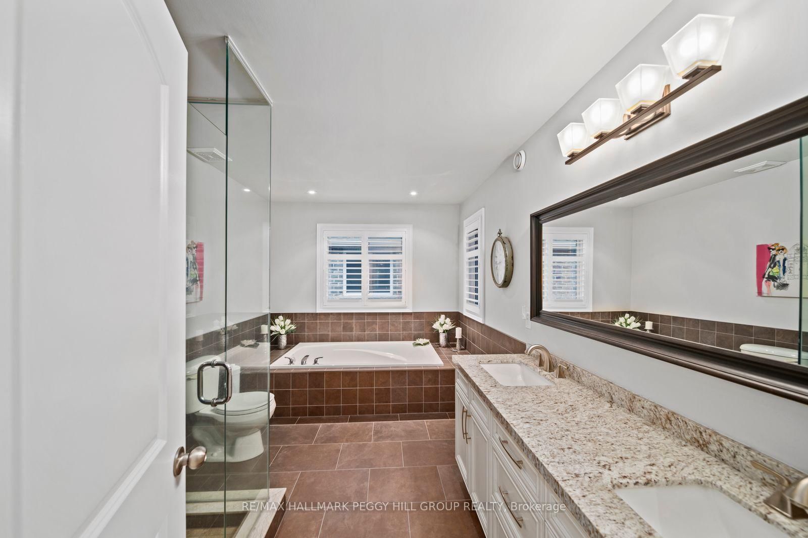 36 Auburn Court • Barrie, ON photo 8