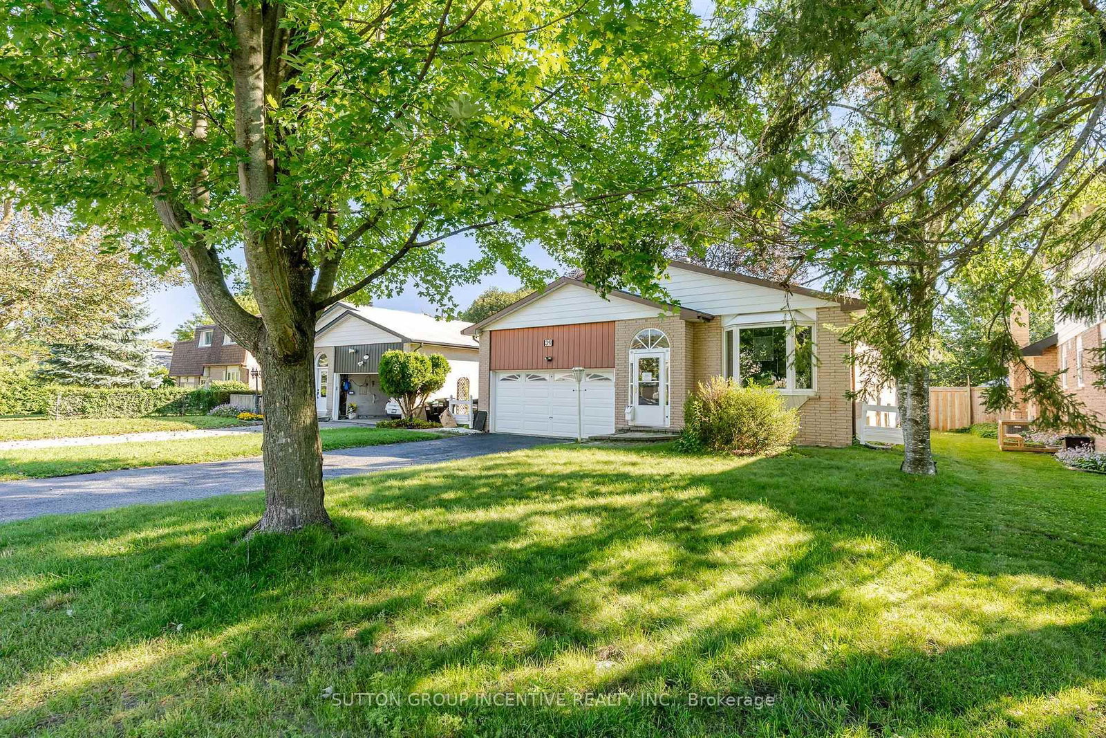 39 Carol Road • Barrie, ON photo 3