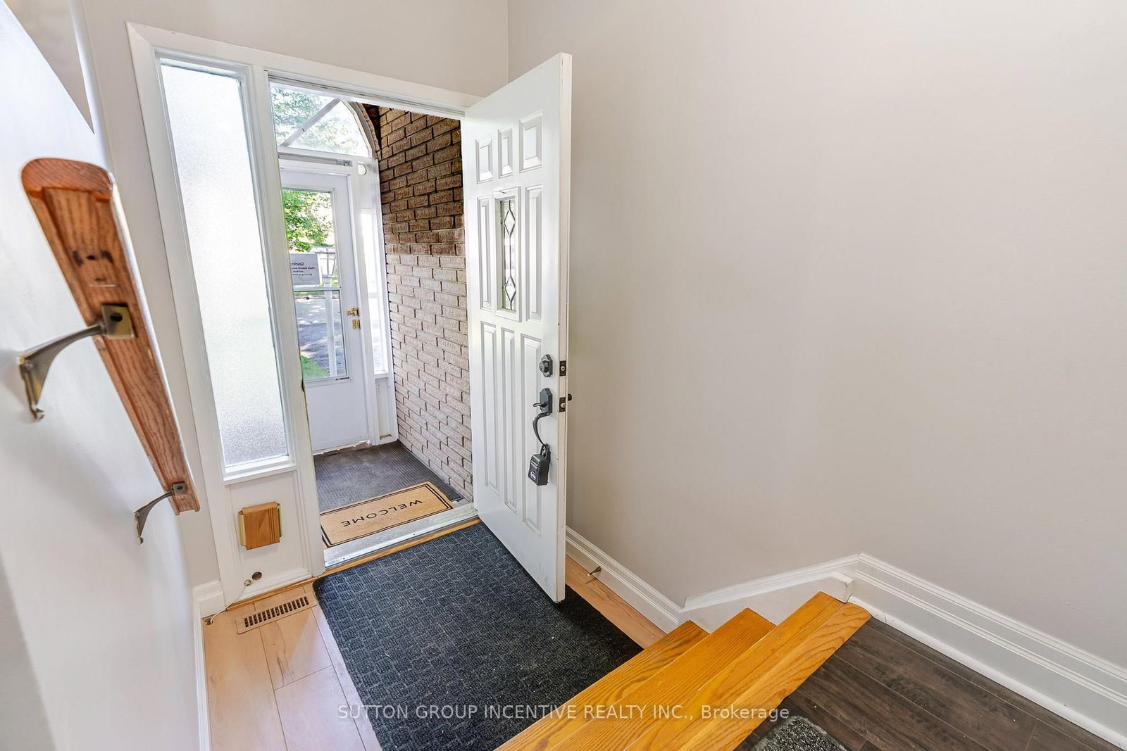 39 Carol Road • Barrie, ON photo 4