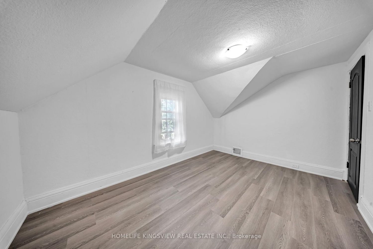 506 West Street S • Orillia, ON photo 17