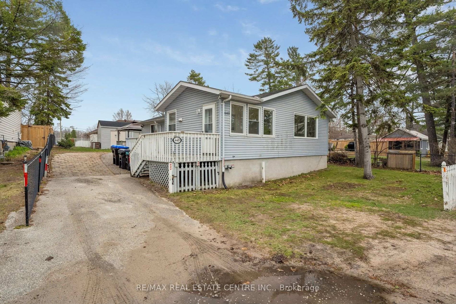 449 Mosley Street • Wasaga Beach, ON photo 1