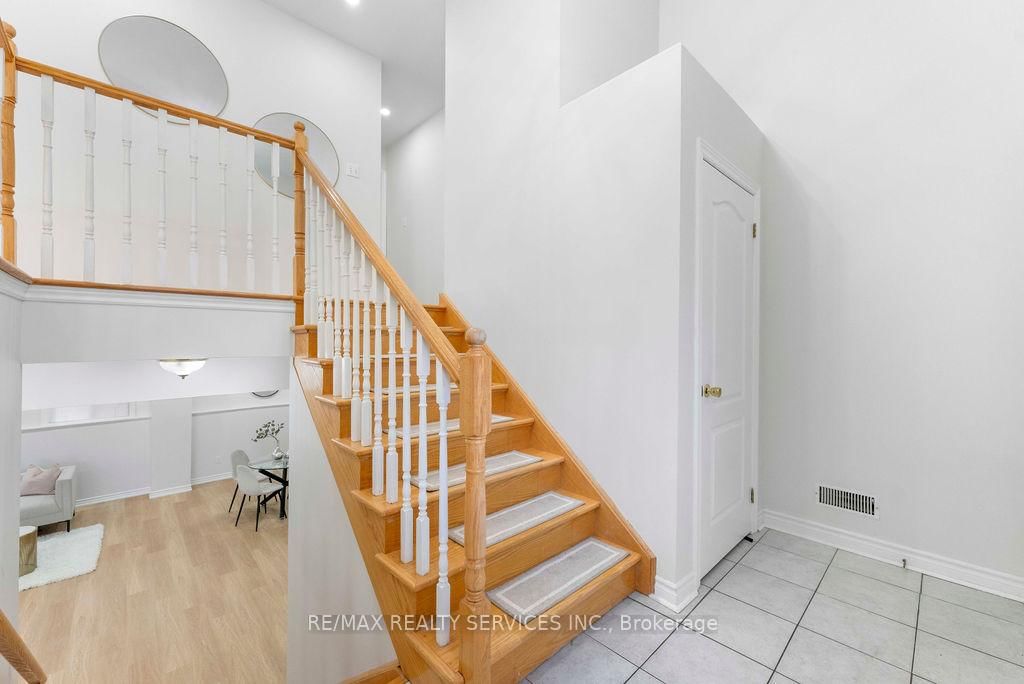 254 Old Mosley Street • Wasaga Beach, ON photo 10