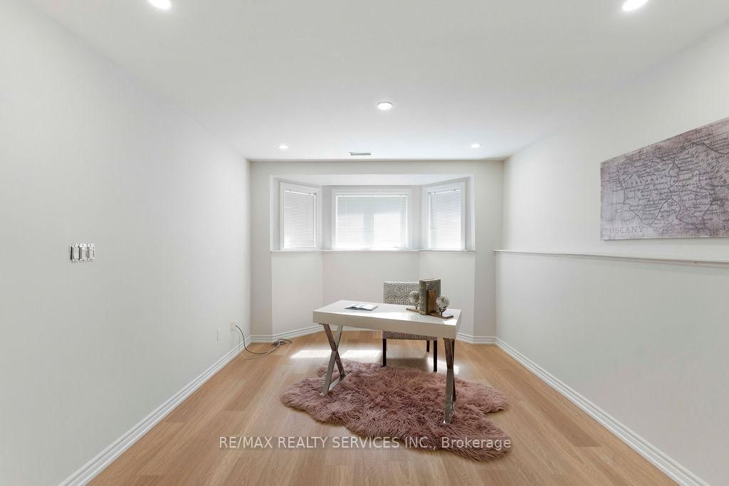 254 Old Mosley Street • Wasaga Beach, ON photo 11